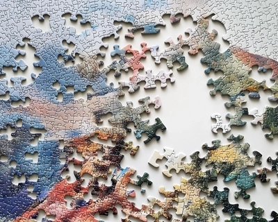 I want a 200 piece puzzle that has no image. just an empty white puzzle
